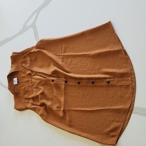Cabi polka dot button down tank blouse NWOT